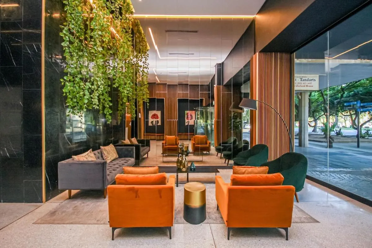 Loadshedding Free, Brand New, Secure, Wifi-Pool Apartment Cape Town